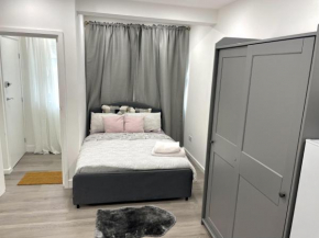 Charming 1-Bed Studio in London